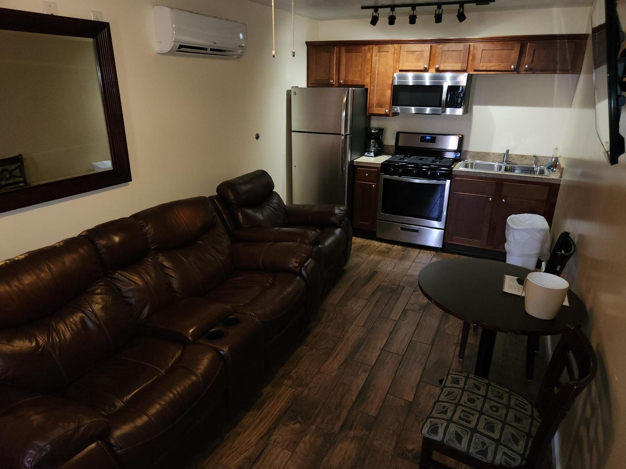 Jefferson Hills Motel Clairton 外观 照片