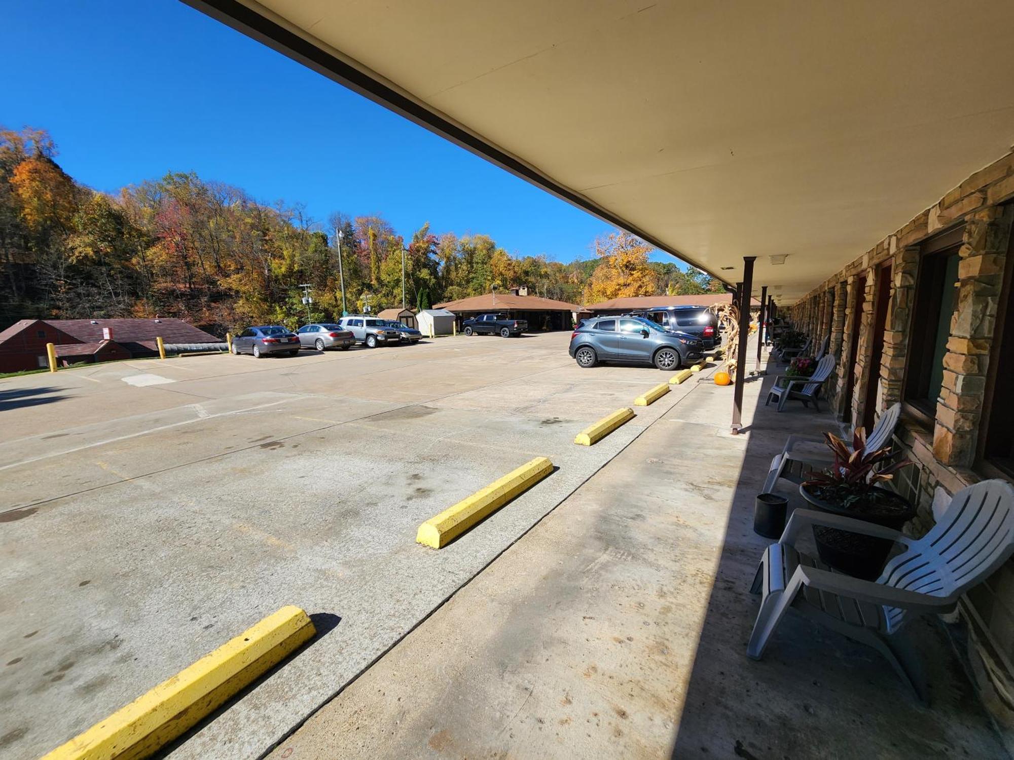 Jefferson Hills Motel Clairton 外观 照片