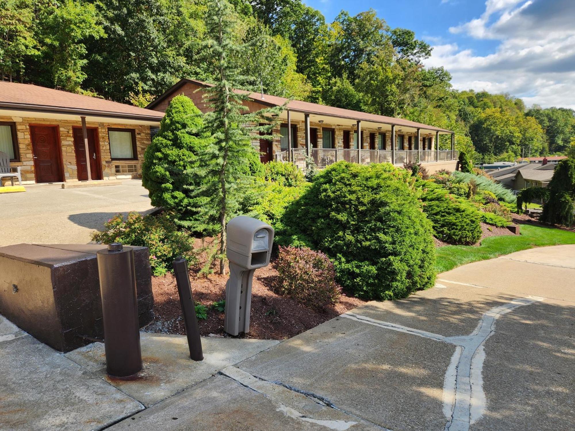 Jefferson Hills Motel Clairton 外观 照片