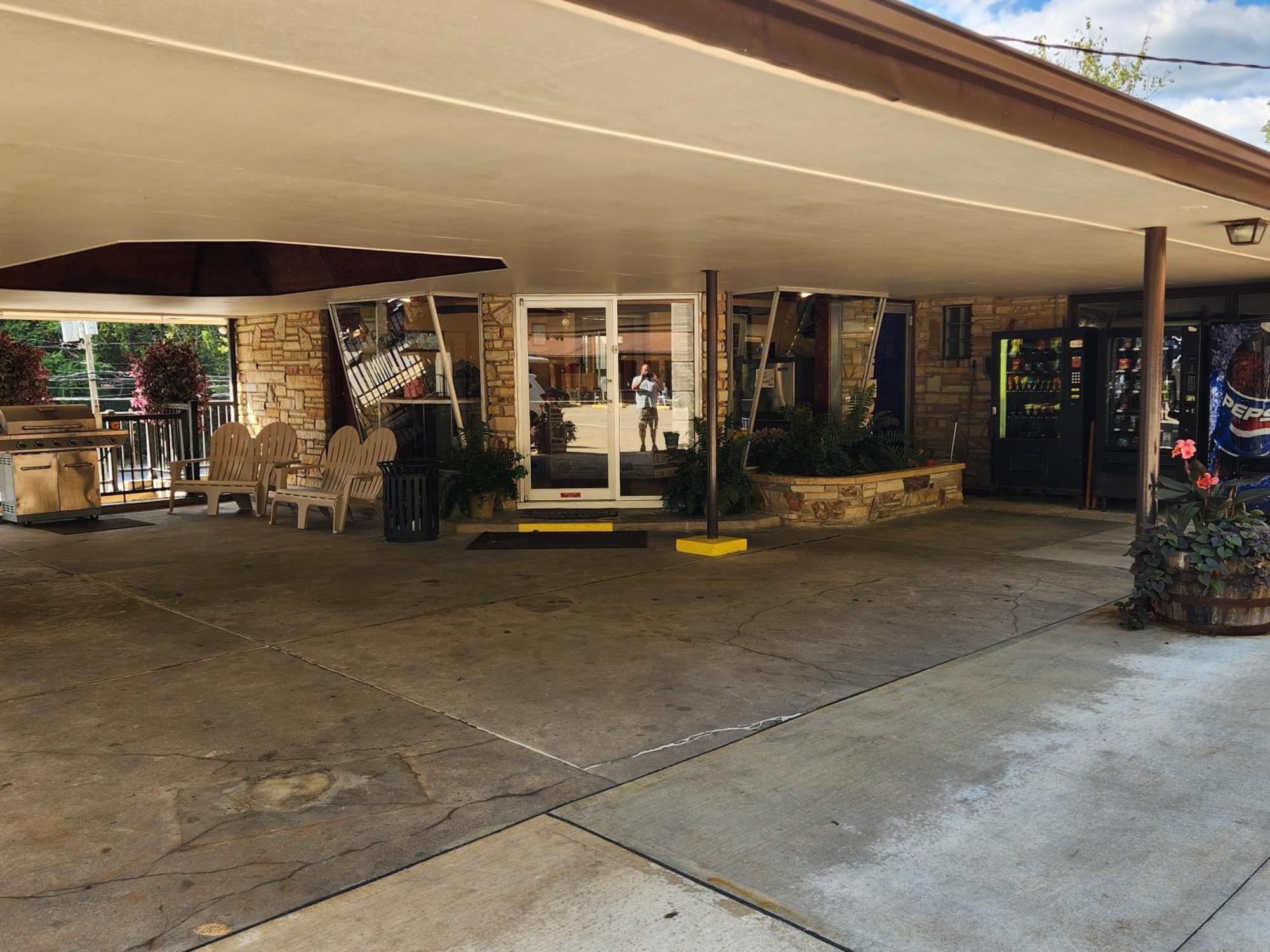 Jefferson Hills Motel Clairton 外观 照片